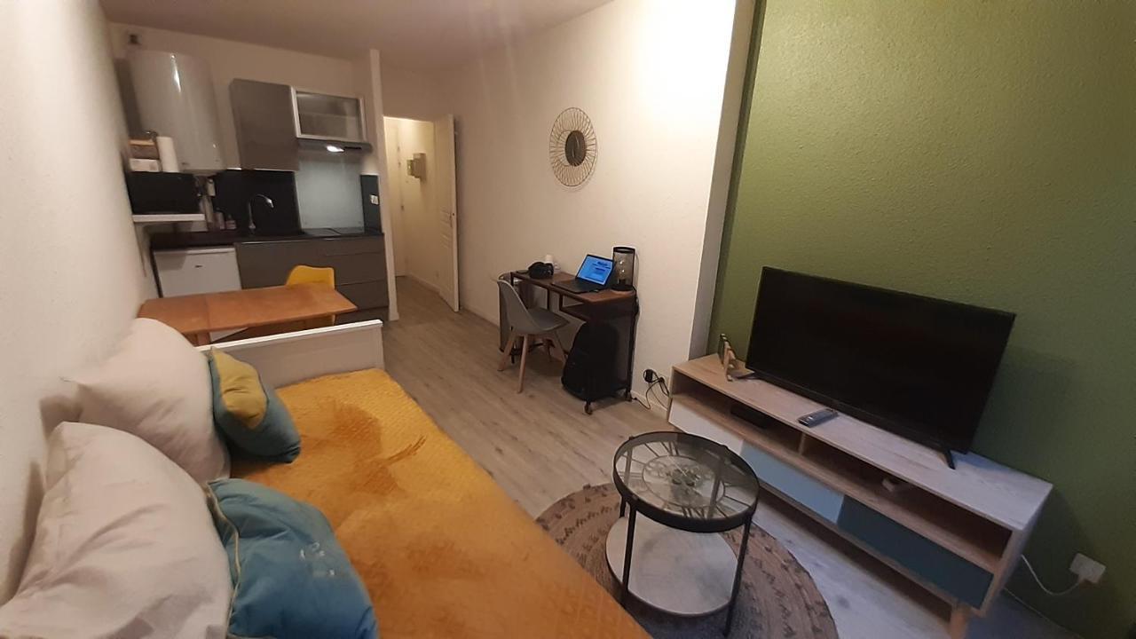 Studio 202 Au 15 Rue Battant A Безансон Экстерьер фото